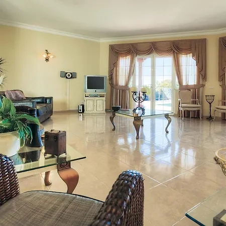 Villa Puerto Del Carmen Sleeps 8 Wifi