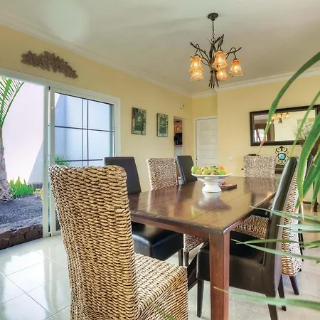 Puerto Del Carmen Sleeps 8 Wifi *
