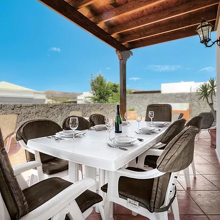 Villa Puerto Del Carmen Sleeps 8 Wifi